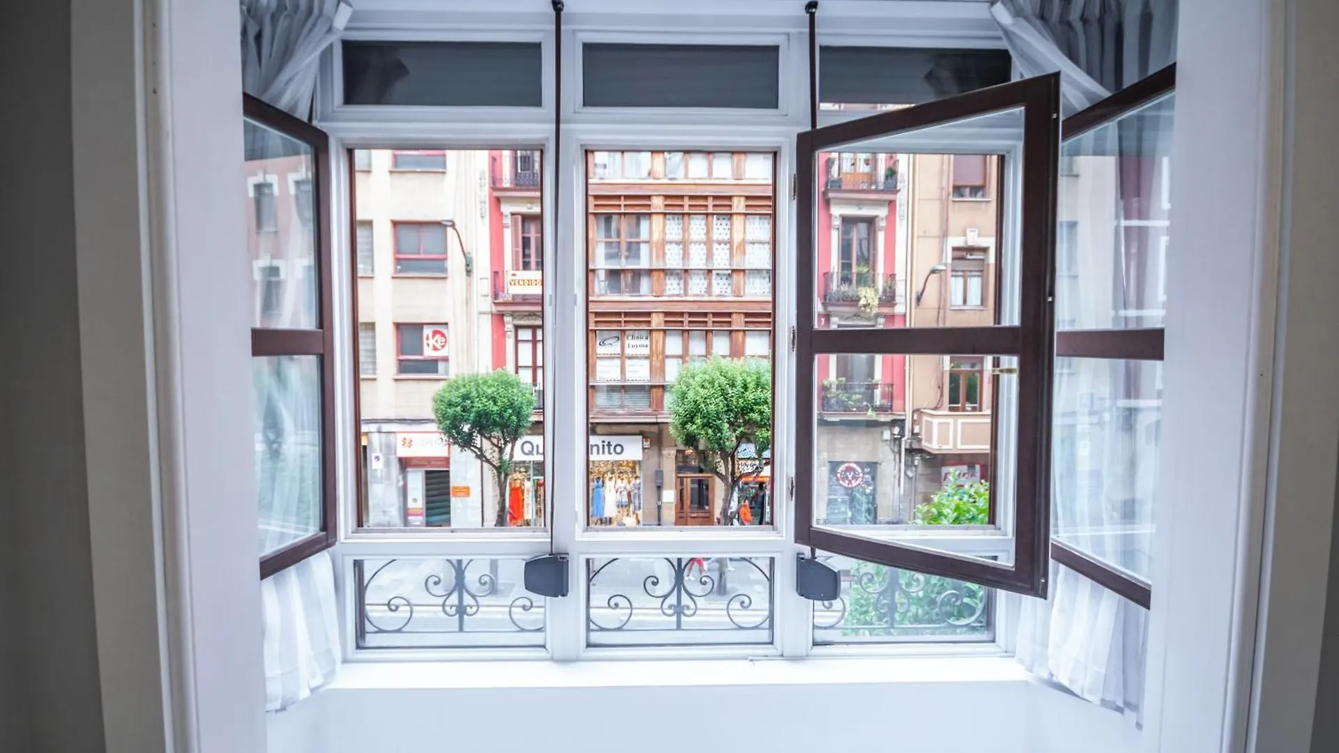 Gran Apartamento 6 Suites Bilbao Center location